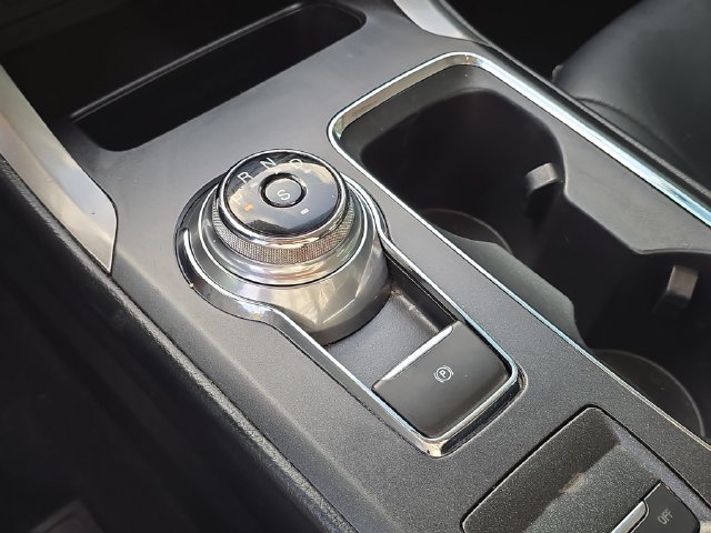 Used 2019 Ford Fusion SEL FWD image 26