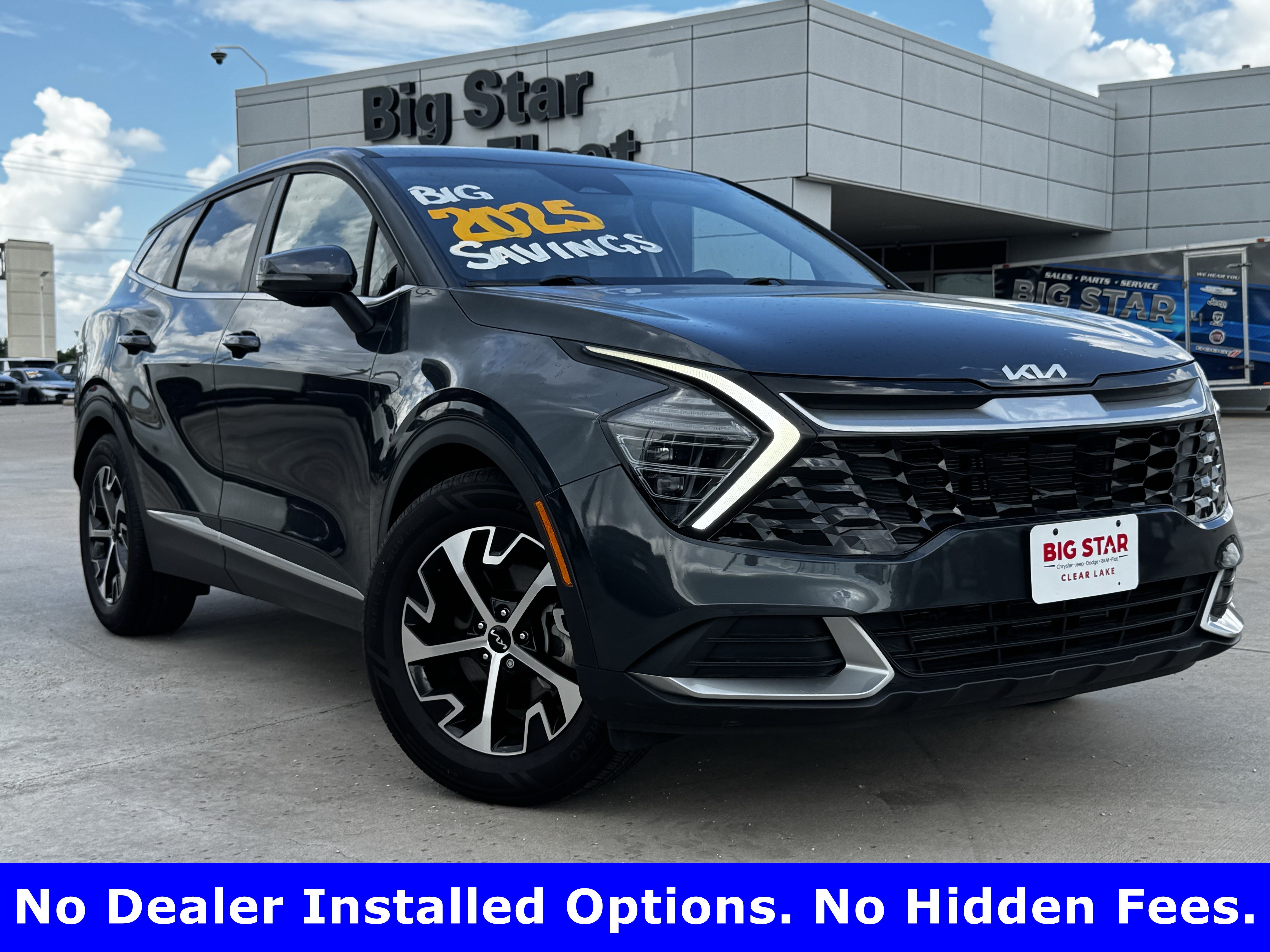 Used 2025 Kia Sportage EX FWD image 2