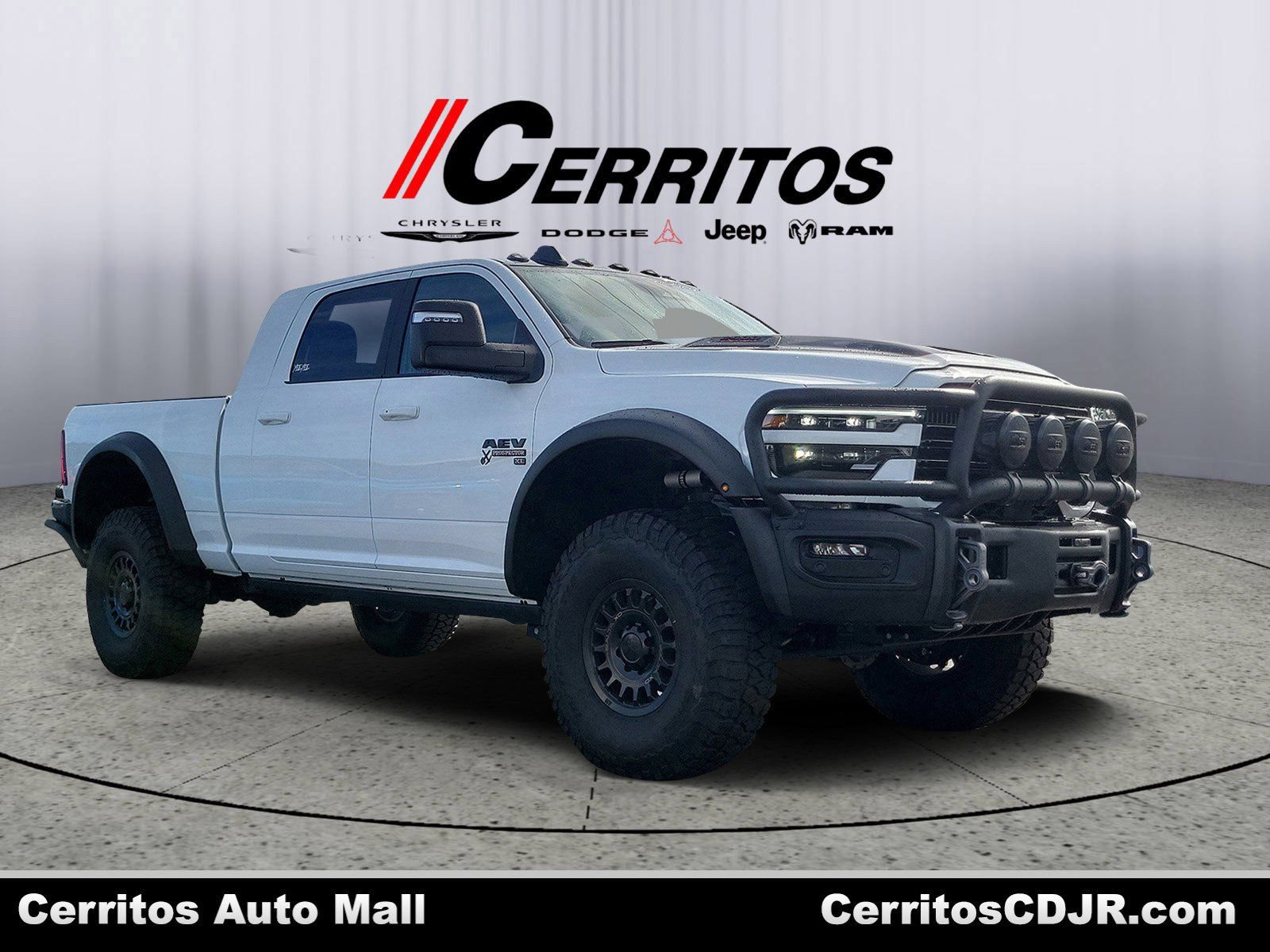 Used 2025 RAM 2500 Laramie AWD/4WD image 1