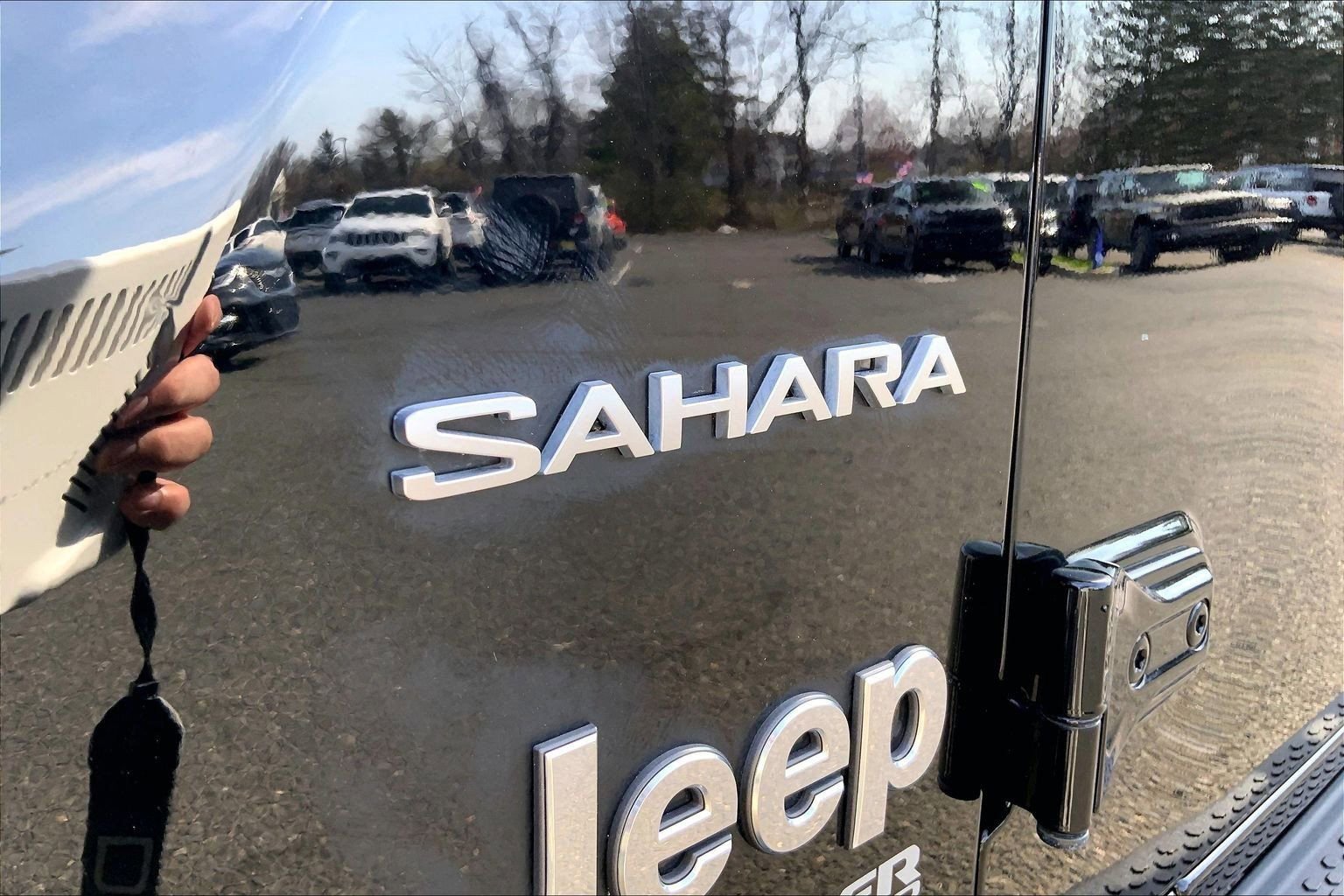 Certified 2022 Jeep Wrangler Unlimited Sahara w/ Cold Weather Group AWD/4WD image 29