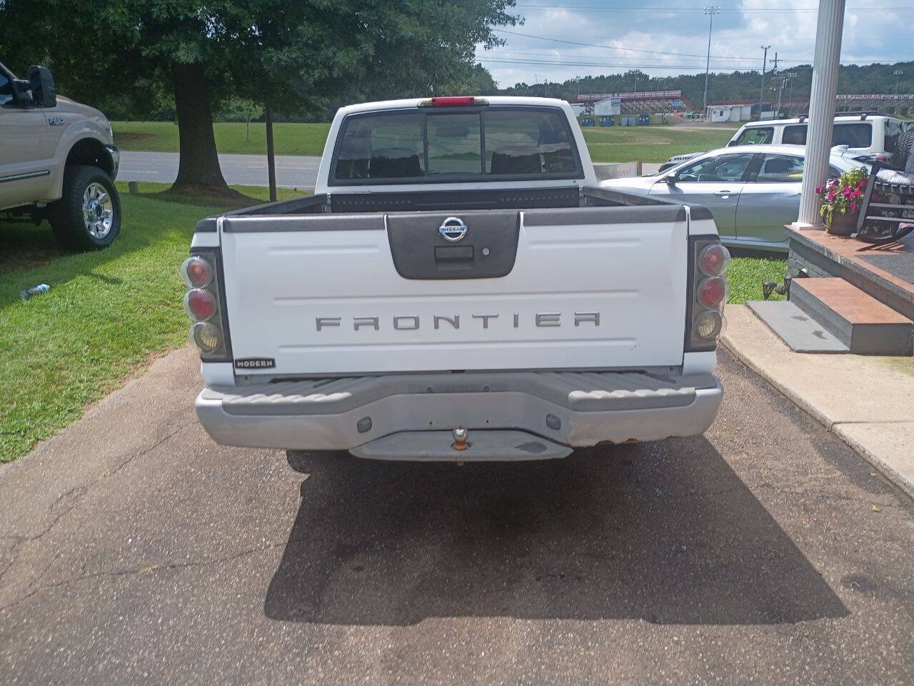 Used 2004 Nissan Frontier XE w/ (VTP) Value Truck Pkg RWD image 10