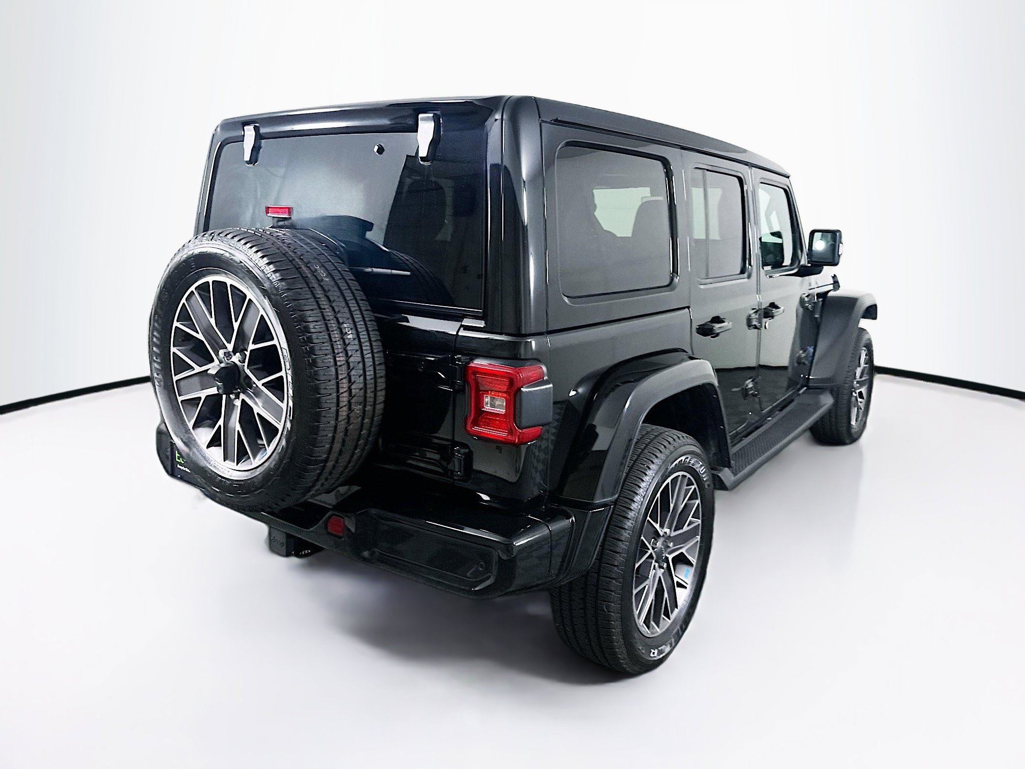 Used 2023 Jeep Wrangler Unlimited Sahara AWD/4WD image 9