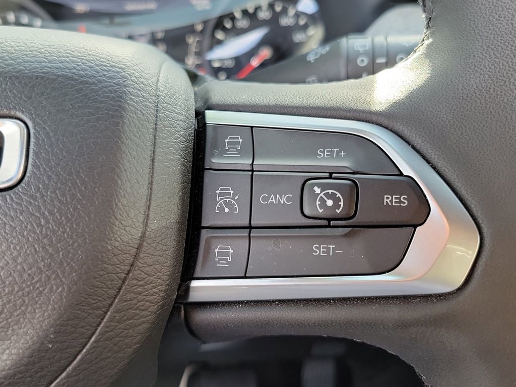 Used 2023 Jeep Compass Latitude w/ Sun and Sound Group image 6