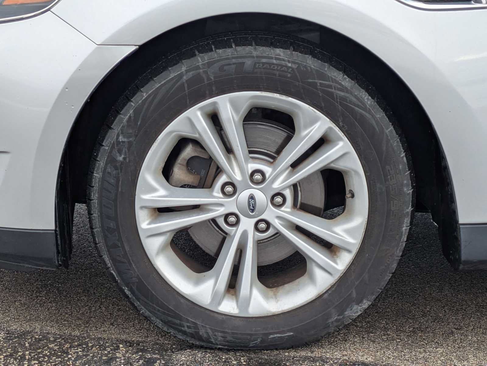 Used 2017 Ford Taurus SE FWD image 13