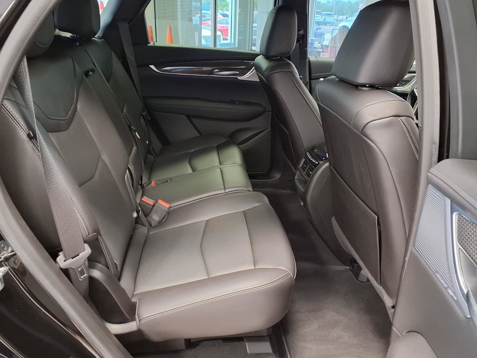 Certified 2025 Cadillac XT5 Sportv w/ Technology Package AWD/4WD image 14