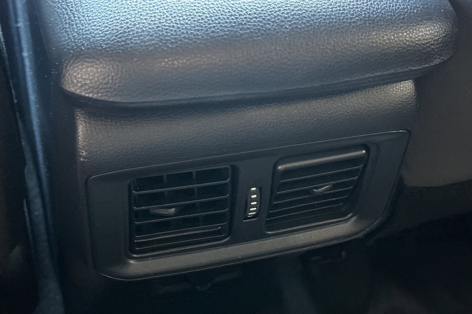 Used 2022 Toyota RAV4 LE image 39