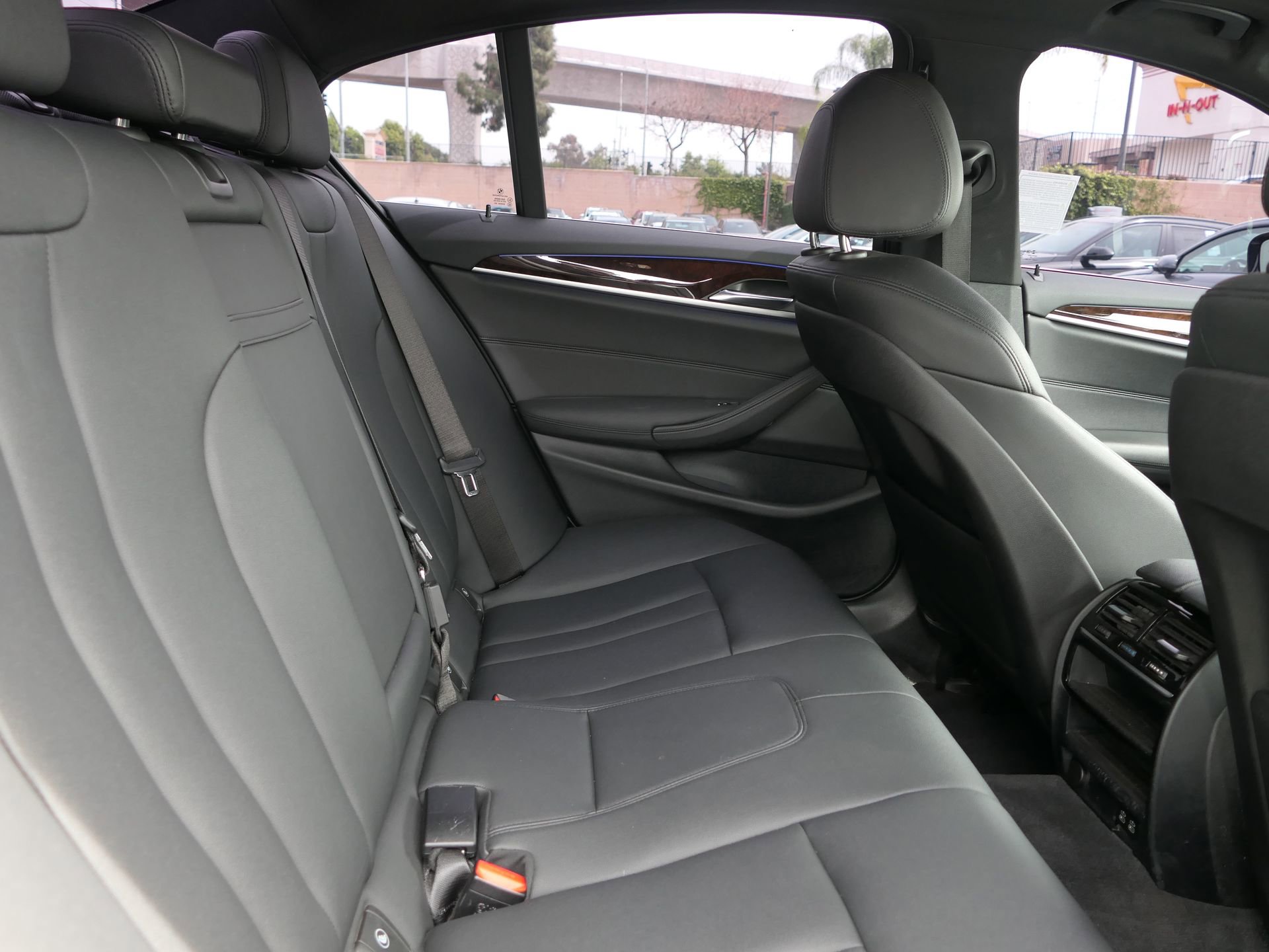 Used 2020 BMW 530i w/ Premium Package image 26