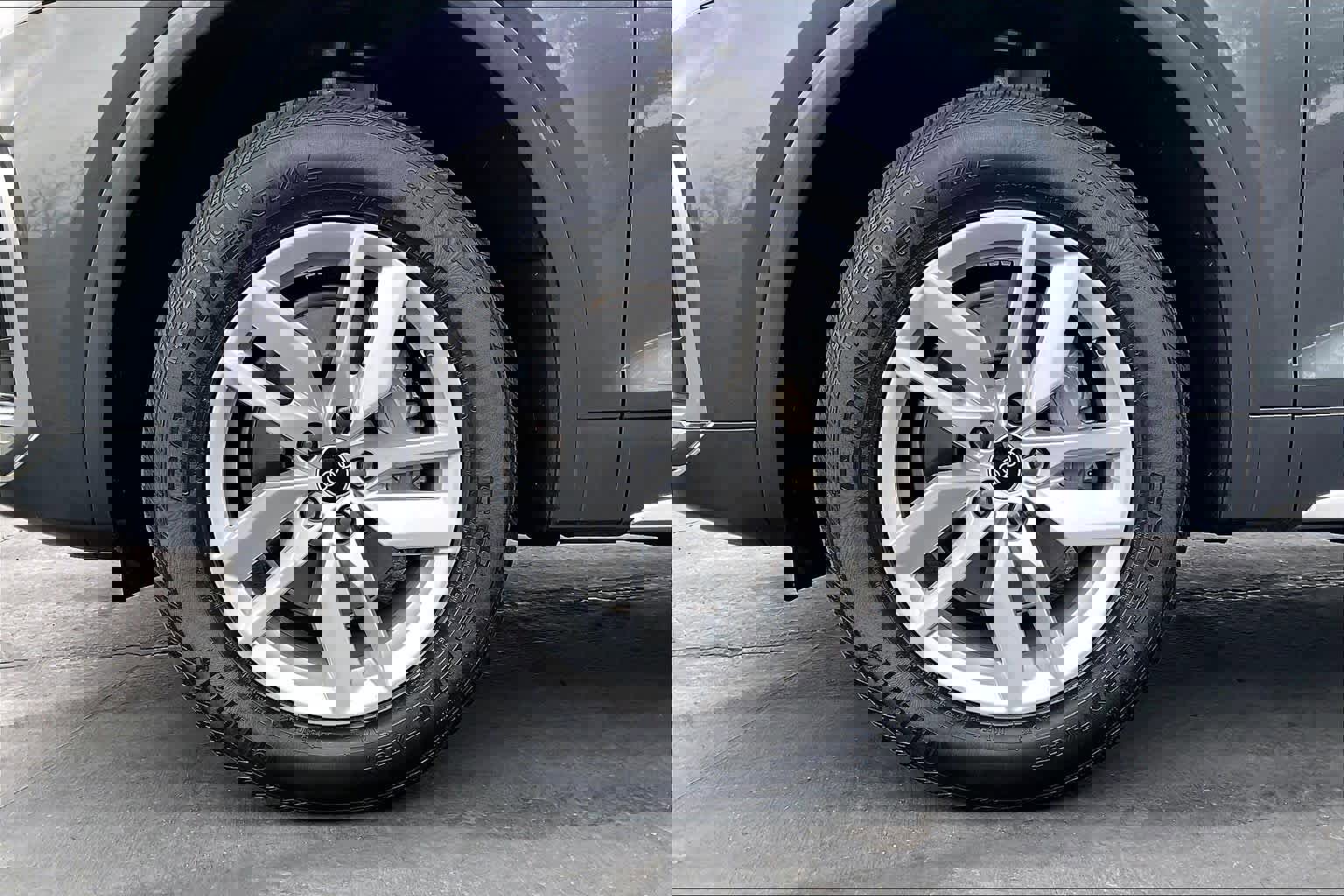 Used 2023 Audi Q5 2.0T Premium w/ Convenience Package image 12