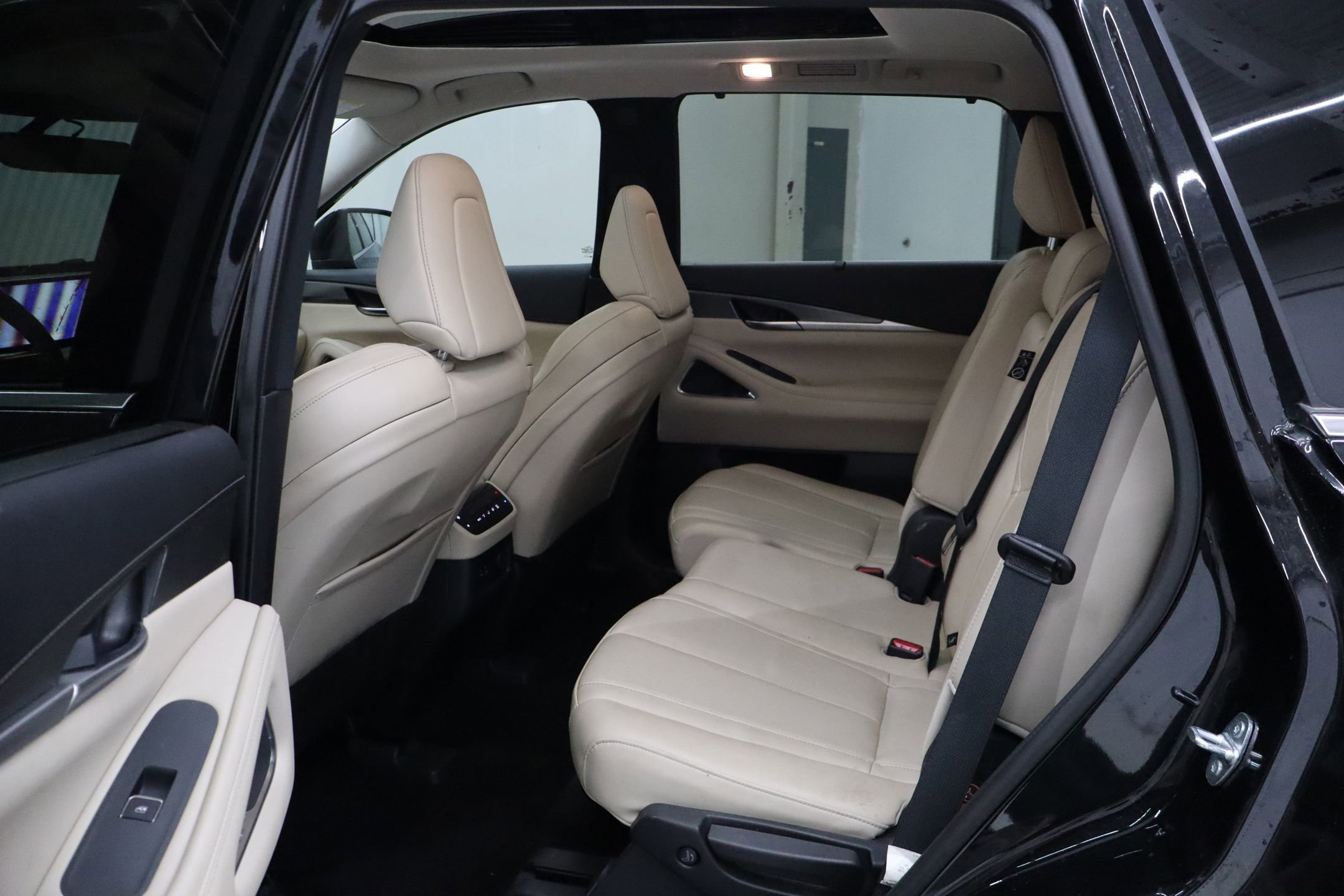 Used 2023 INFINITI QX60 Luxe w/ Performance Audio Package image 28
