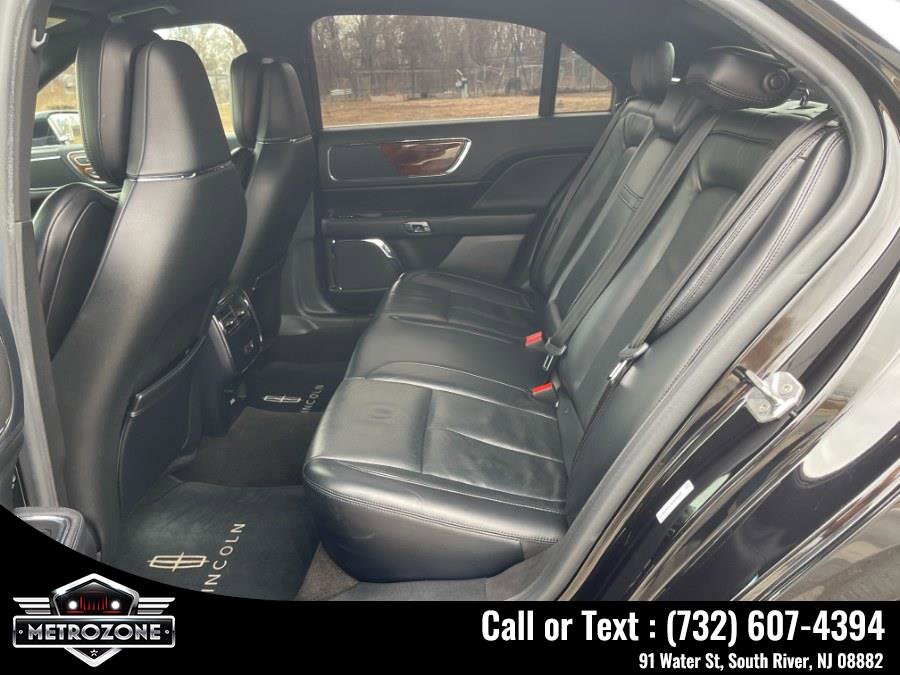 Used 2019 Lincoln Continental Select w/ Continental Climate Package image 17