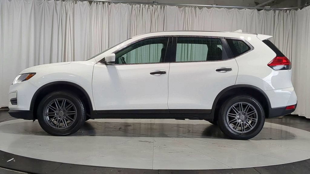 Used 2017 Nissan Rogue S AWD/4WD image 6
