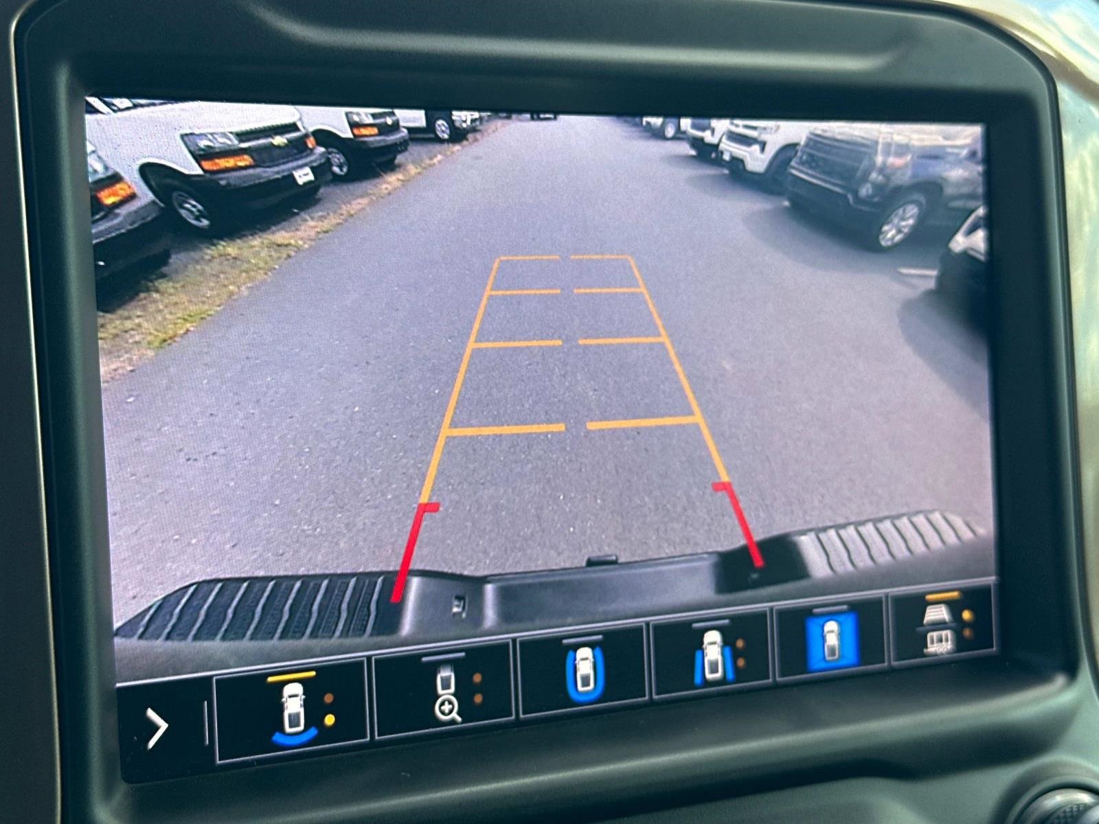 Used 2022 Chevrolet Silverado 3500 High Country w/ Z71 Off-Road Package image 9