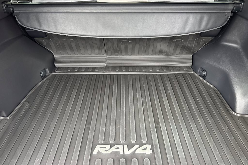 Used 2023 Toyota RAV4 Limited image 14
