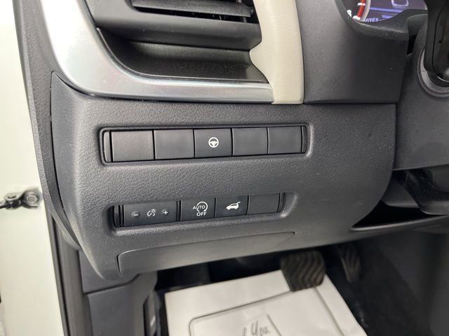 Used 2023 Nissan Rogue SV w/ SV Premium B Package image 33