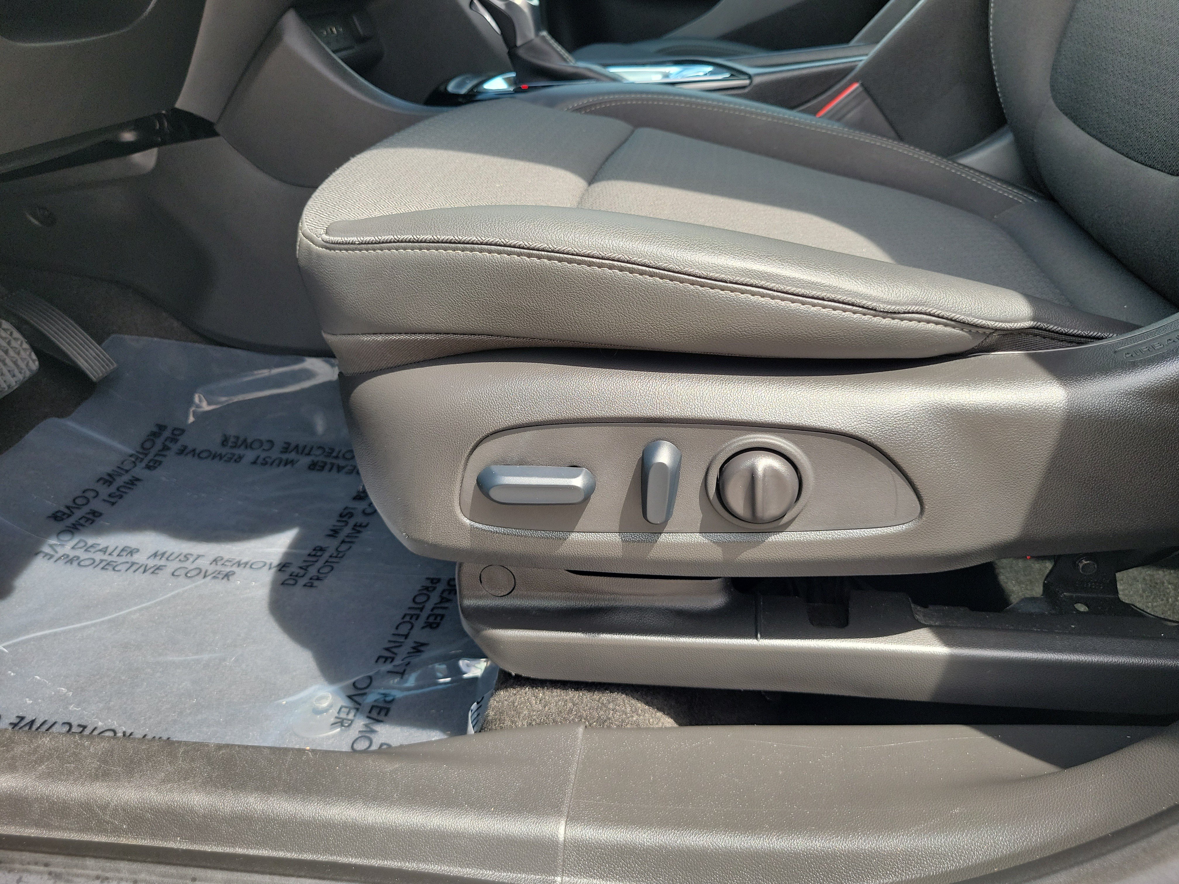 Used 2023 Buick Encore GX Select w/ Sport Touring Package FWD image 12