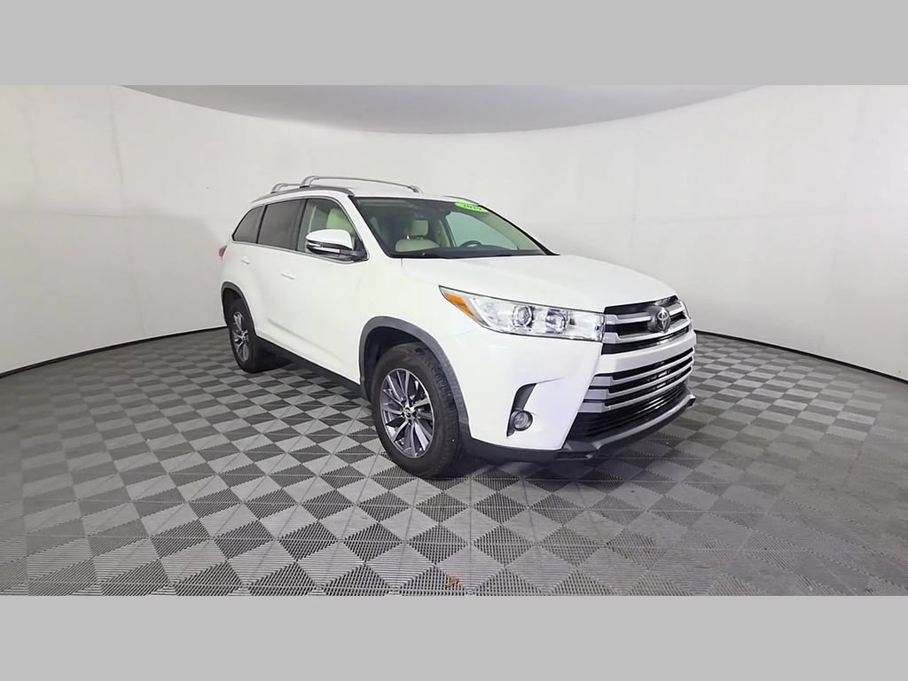 Used 2019 Toyota Highlander XLE FWD image 53