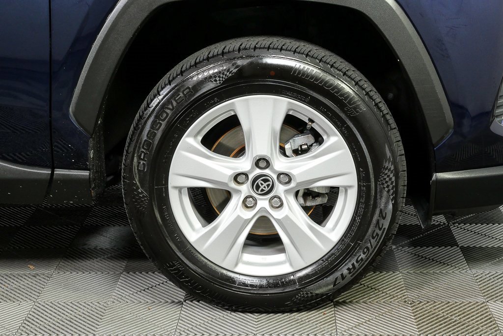 Used 2021 Toyota RAV4 XLE w/ Convenience Package image 37