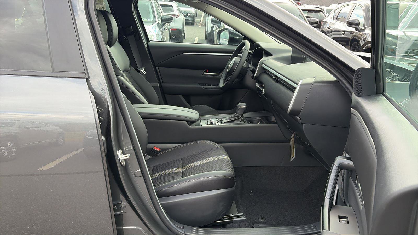 New 2025 MAZDA CX-50 2.5 Hybrid w/ Preferred Pkg image 31