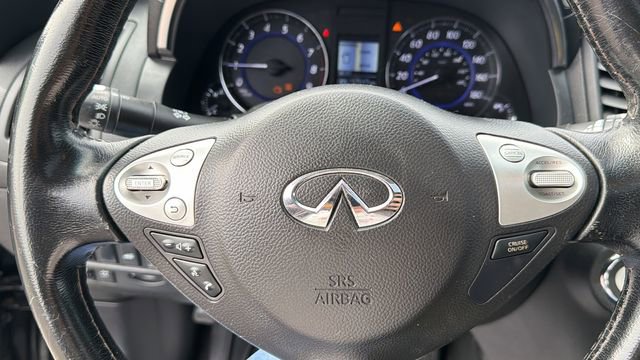 Used 2015 INFINITI QX70 AWD w/ Premium Package image 19