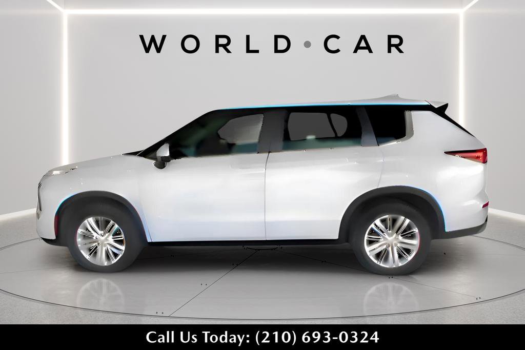 Used 2024 Mitsubishi Outlander ES image 4