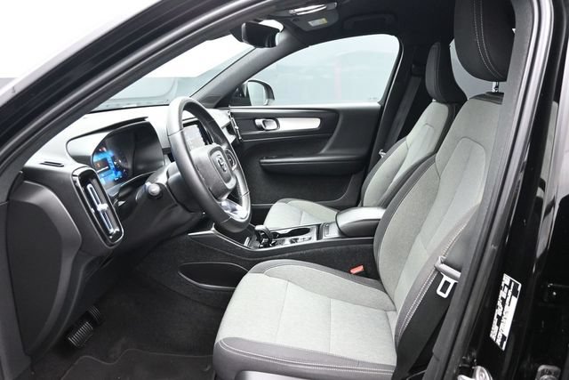 Used 2023 Volvo XC40 B5 Core w/ Convenience Package AWD/4WD image 7