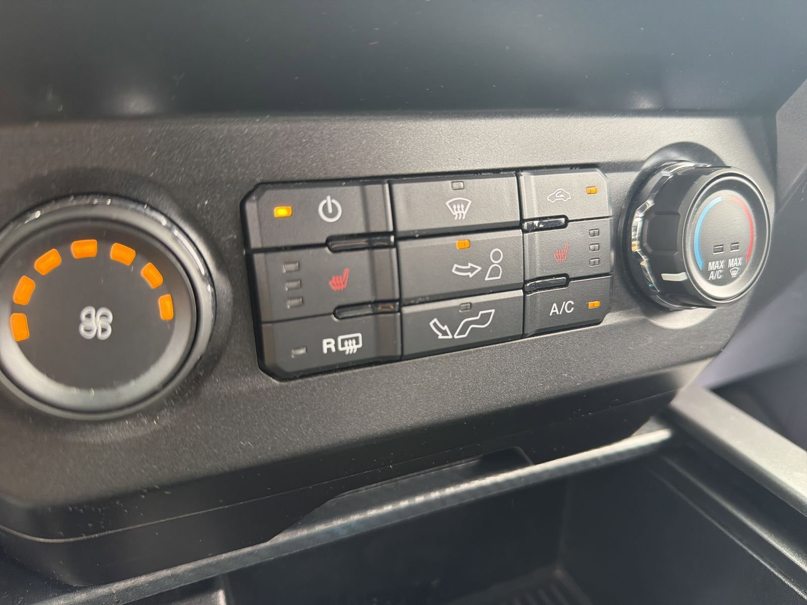 Used 2020 Ford F150 XLT w/ Equipment Group 302A Luxury AWD/4WD image 33