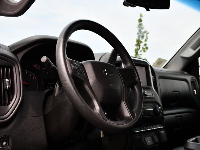 Used 2020 Chevrolet Silverado 1500 Custom w/ Custom Value Package AWD/4WD image 18