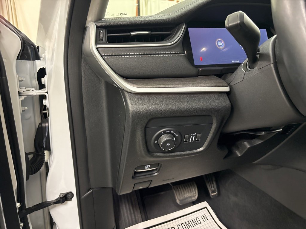 Used 2022 Jeep Grand Cherokee L Limited image 10