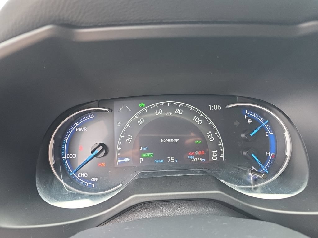 Certified 2024 Toyota RAV4 LE AWD/4WD image 17