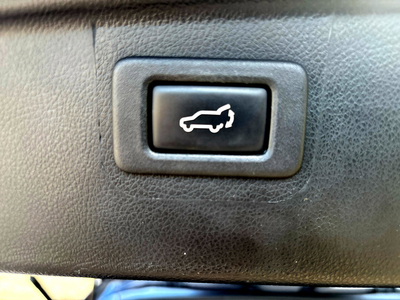 Used 2017 Subaru Outback 2.5i Limited image 34