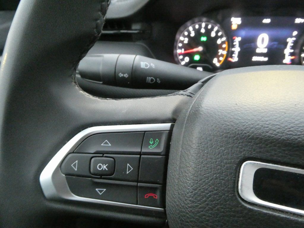 Used 2023 Jeep Compass Altitude AWD/4WD image 14