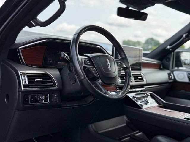 Used 2023 Lincoln Navigator L Reserve AWD/4WD image 11