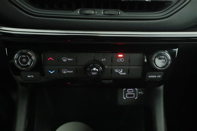 New 2026 Jeep Compass Latitude image 8