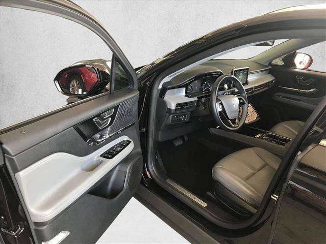 Used 2021 Lincoln Corsair FWD image 12