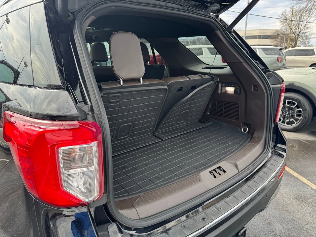 Used 2023 Ford Explorer King Ranch w/ Technology Package image 37