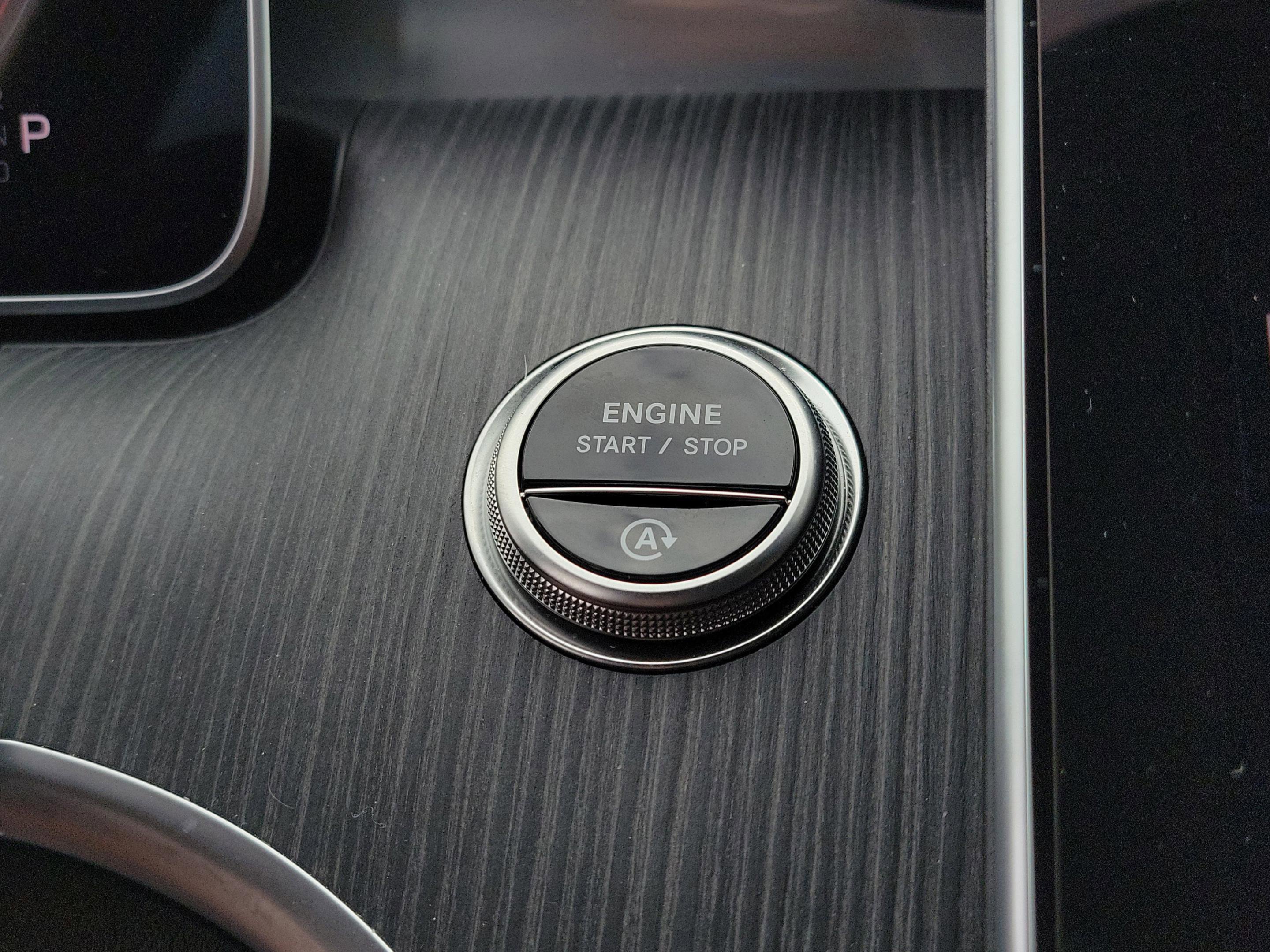 Certified 2025 Mercedes-Benz C 300 Sedan image 31