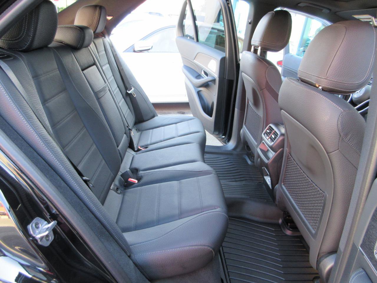 Used 2025 Mercedes-Benz GLE 580 4MATIC image 31