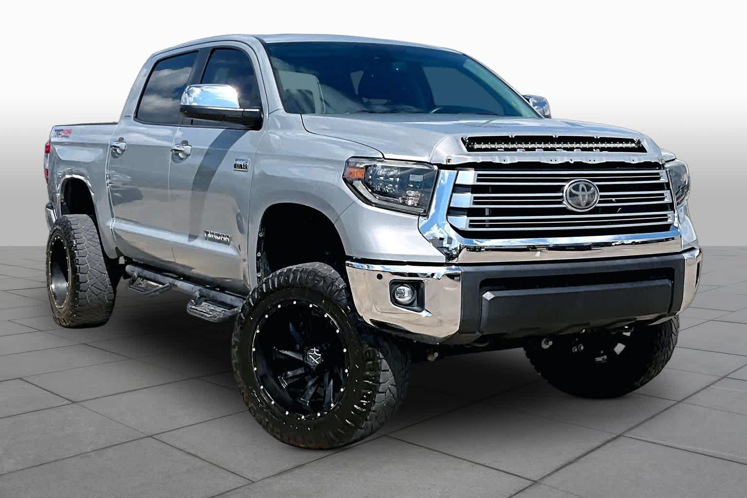 Used 2020 Toyota Tundra Limited w/ Limited Premium Package AWD/4WD image 3
