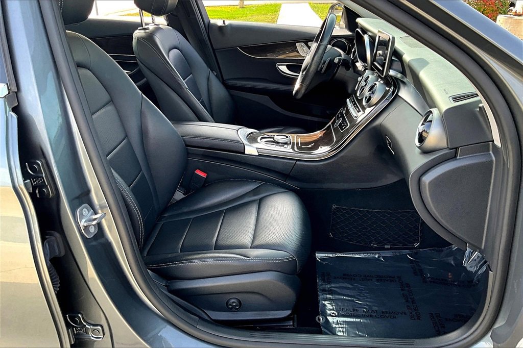 Used 2017 Mercedes-Benz C 300 4MATIC Sedan image 30