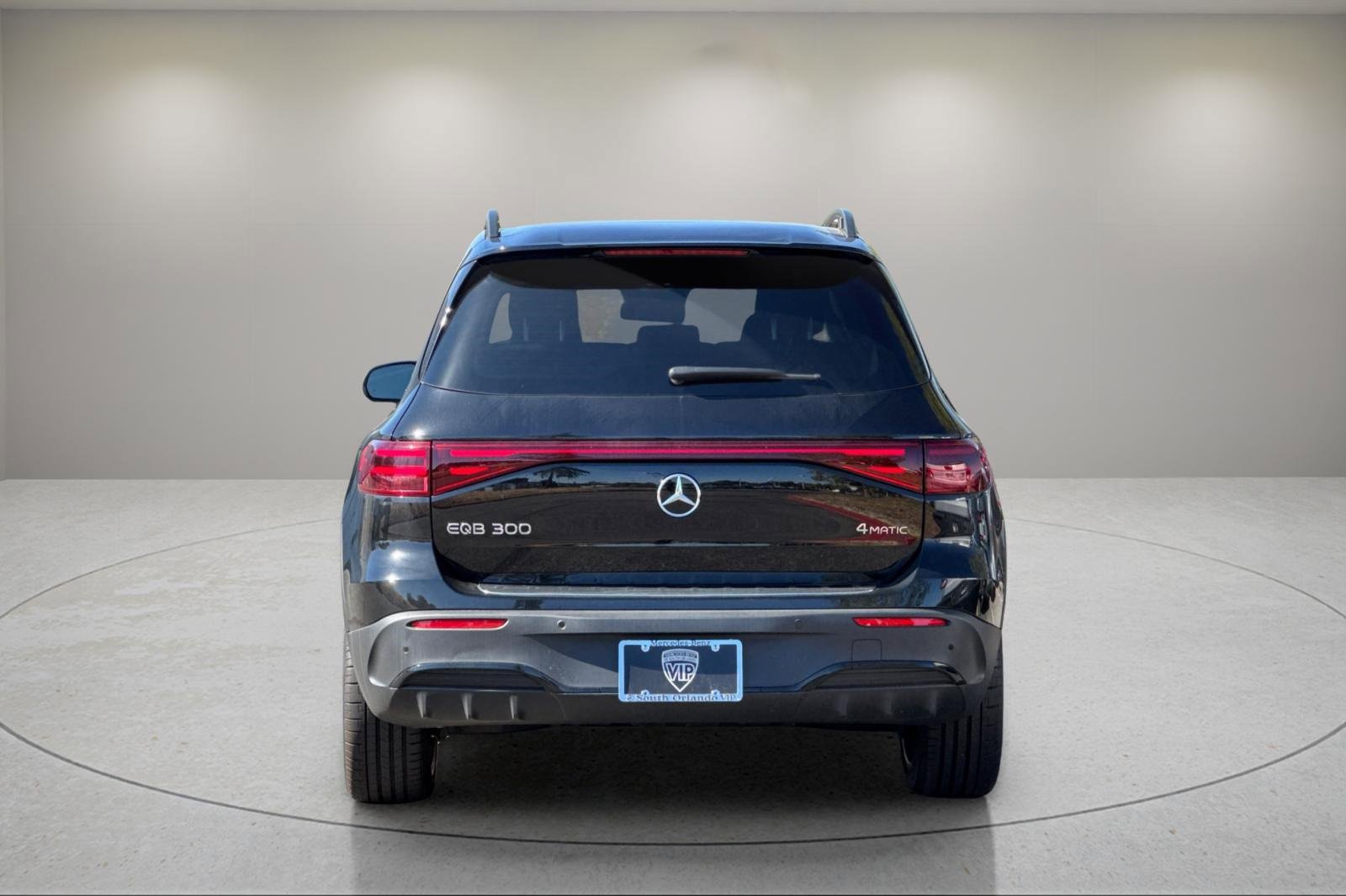 Used 2024 Mercedes-Benz EQB 300 4MATIC image 5