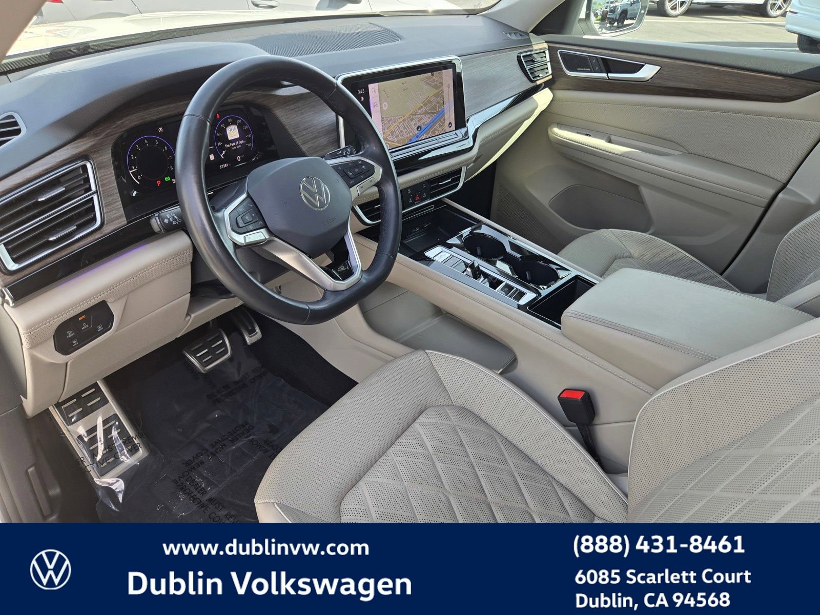 Certified 2024 Volkswagen Atlas SEL Premium R-Line image 9