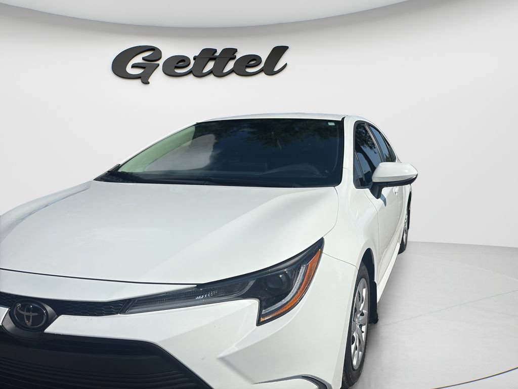 Used 2026 Toyota Corolla LE FWD image 9