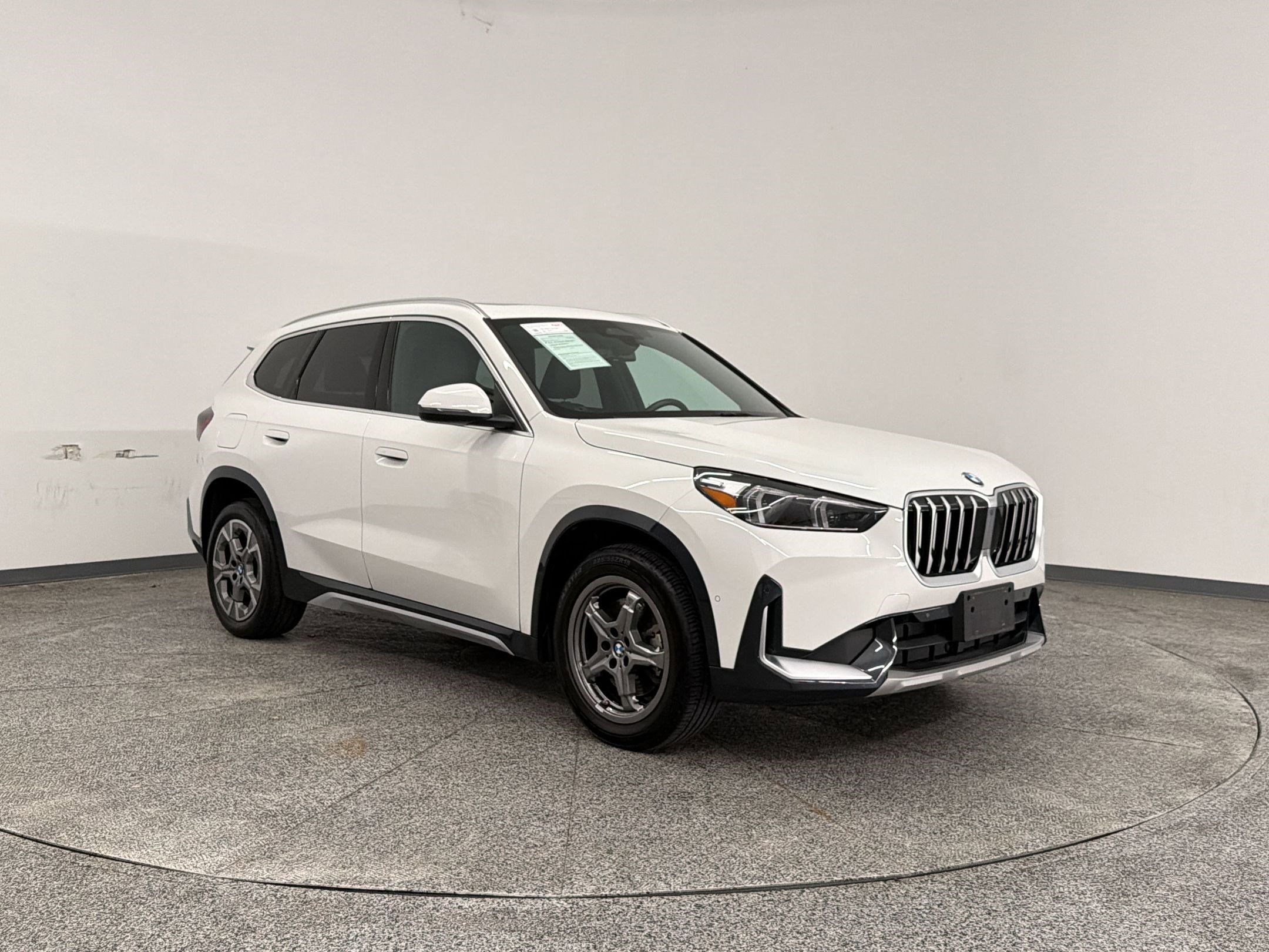 Used 2025 BMW X1 xDrive28i image 6