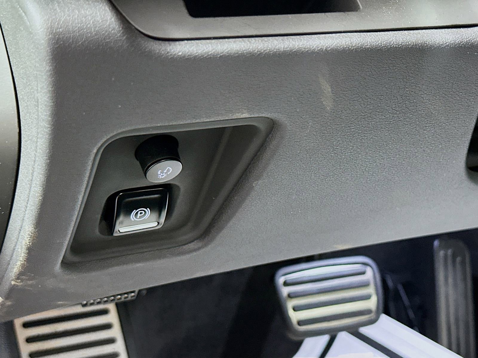 Used 2025 Chevrolet Corvette Stingray Convertible w/ Battery Protection Package image 11