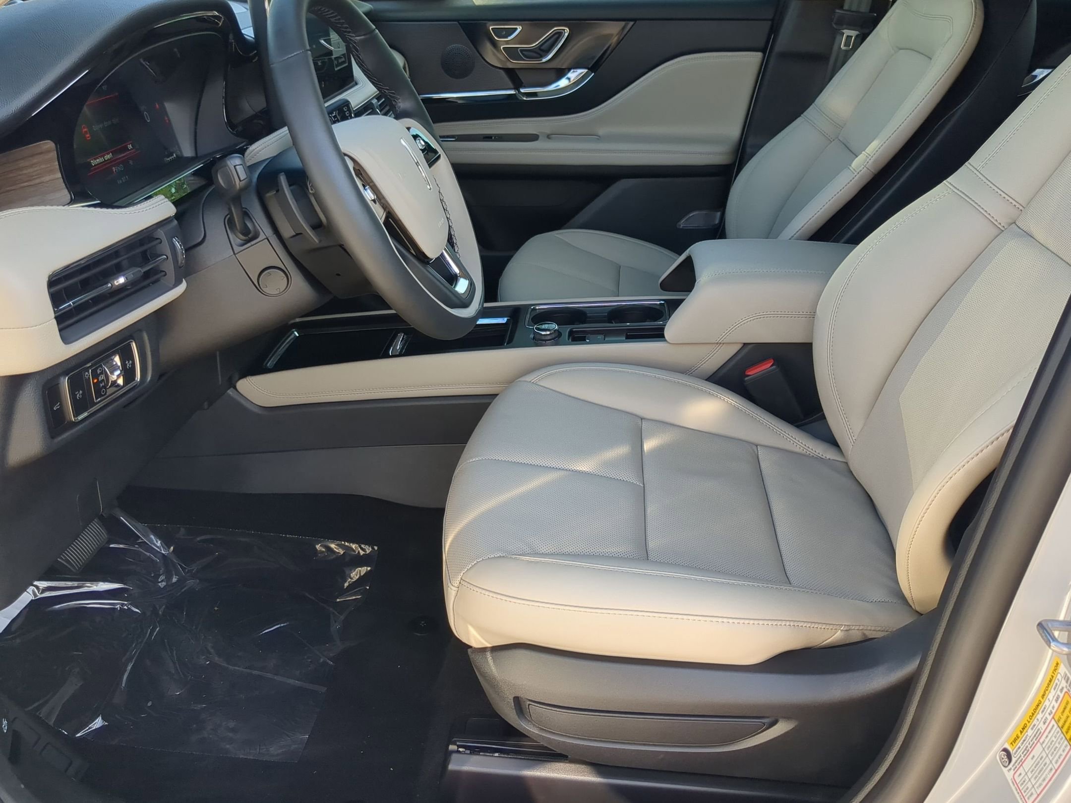 New 2026 Lincoln Corsair Reserve image 11