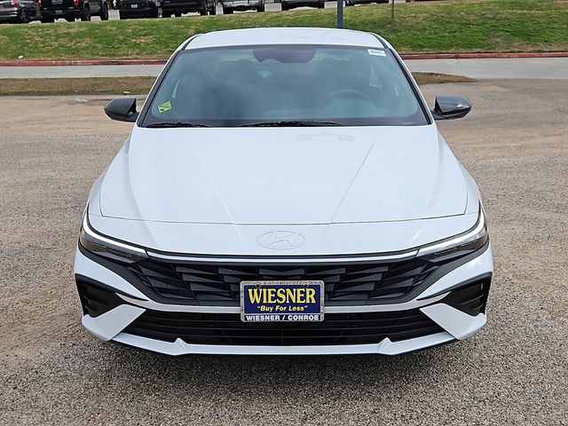 Used 2025 Hyundai Elantra SEL FWD image 2