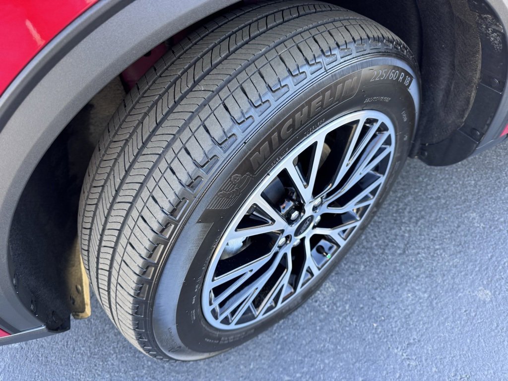 Used 2025 Ford Escape SE w/ PHEV Premium Package image 16