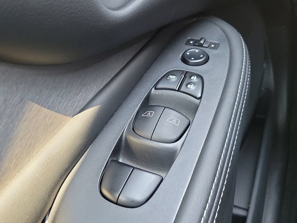 Used 2024 Nissan Murano SV w/ SV Midnight Edition Package FWD image 13