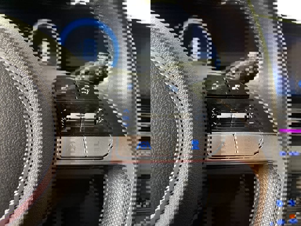 Certified 2024 Hyundai Elantra Limited image 29