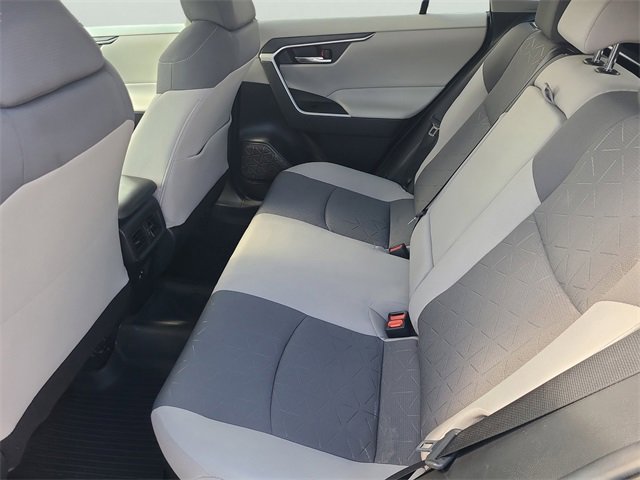 Used 2021 Toyota RAV4 XLE w/ Convenience Package image 16